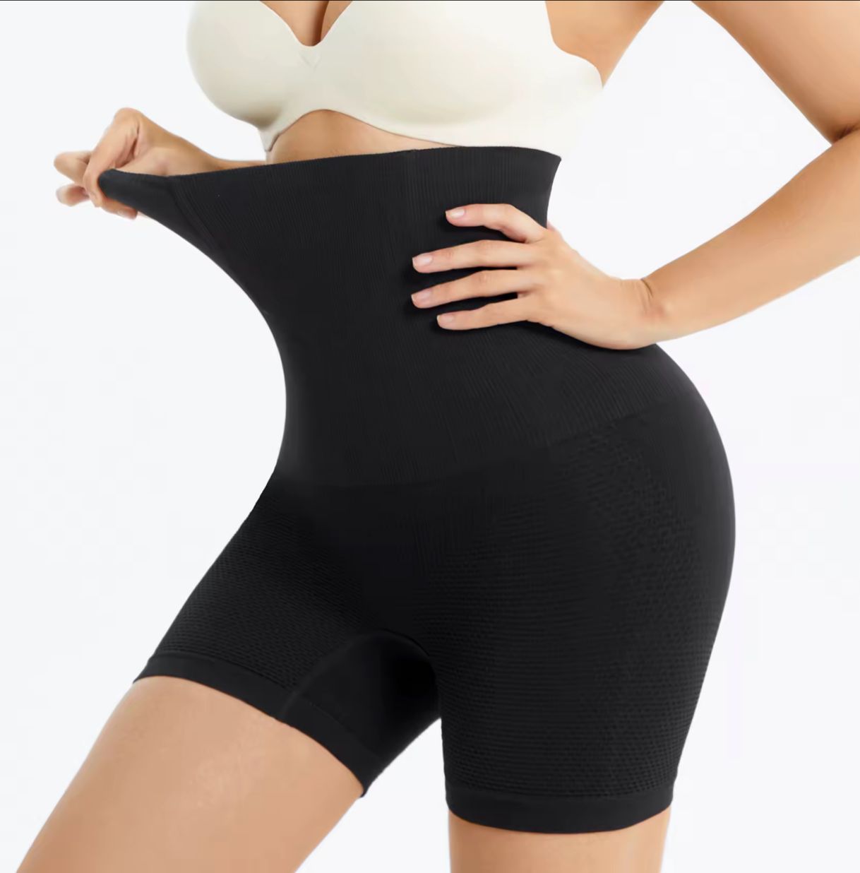 Sous-vêtement gainant taille haute