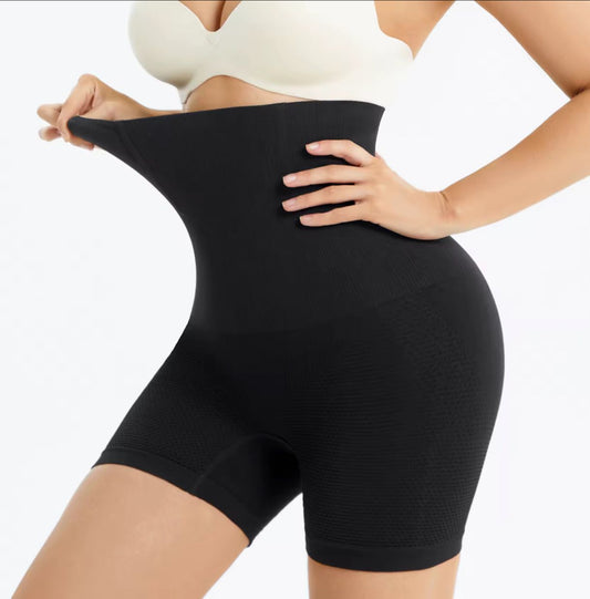 Sous-vêtement gainant taille haute